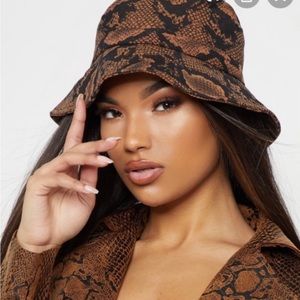 Snake skin bucket hat
